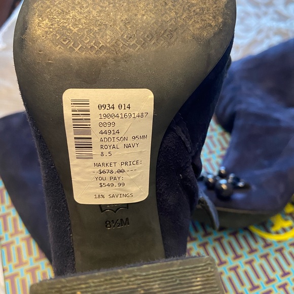 Tory Burch 👢 - Picture 3 of 6